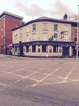 Salford Arms Hotell Exteriör bild